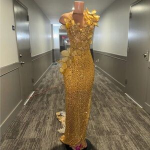 Elegant Gold Evening Gown
